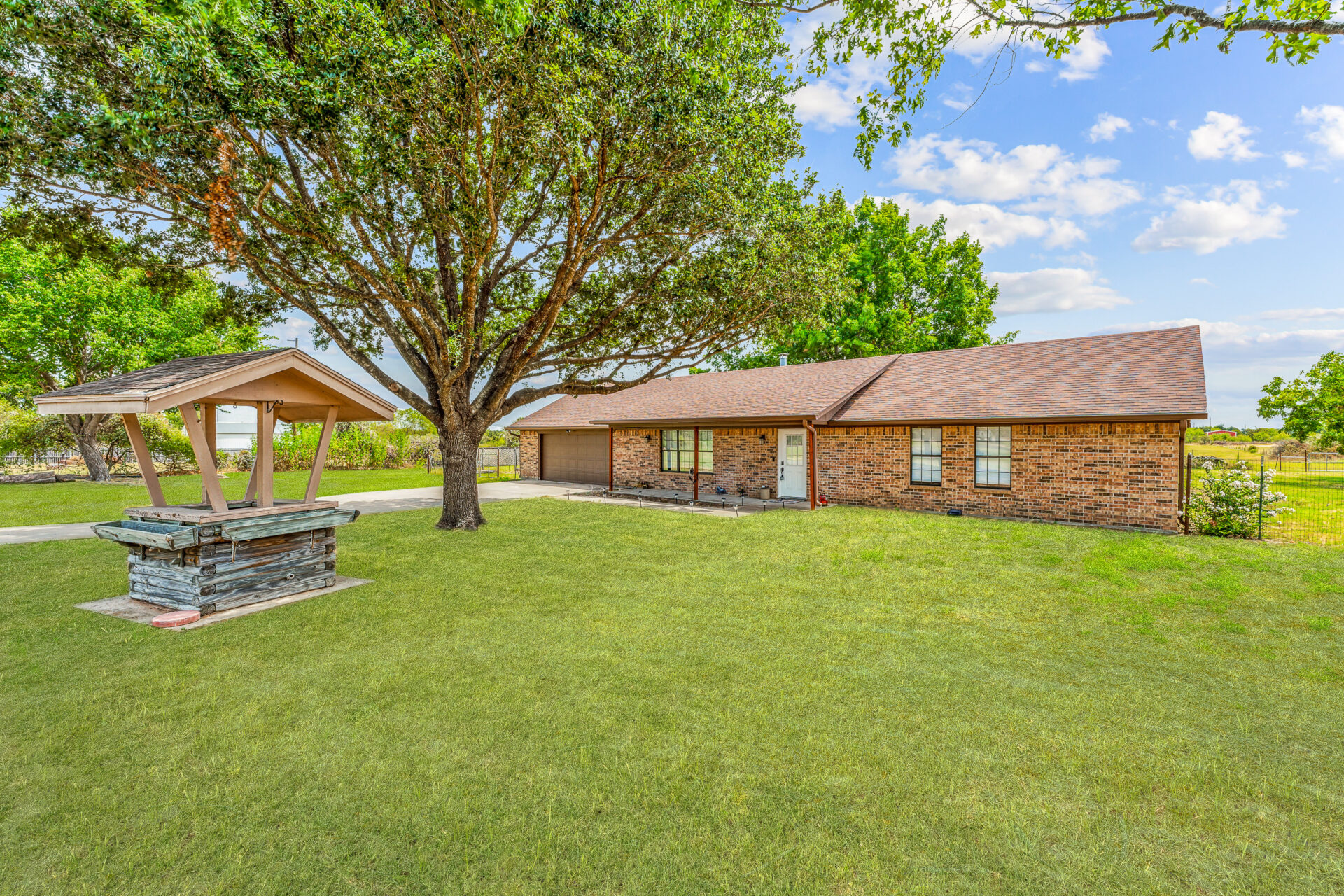Newly Renovated Home on Perimeter-Fenced 5ac. Near DFW Metroplex